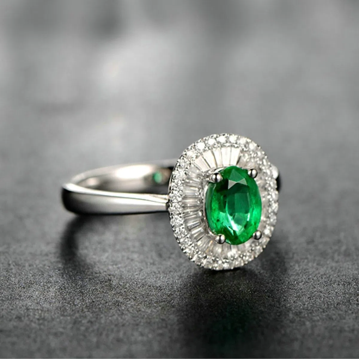 Anillo de boda de oro blanco real de 18 quilates y 14 quilates de 9 quilates para mujer, anillo de compromiso tamaño H 1/2-V 1/2 flores con esmeralda y moissanita de 1 quilate