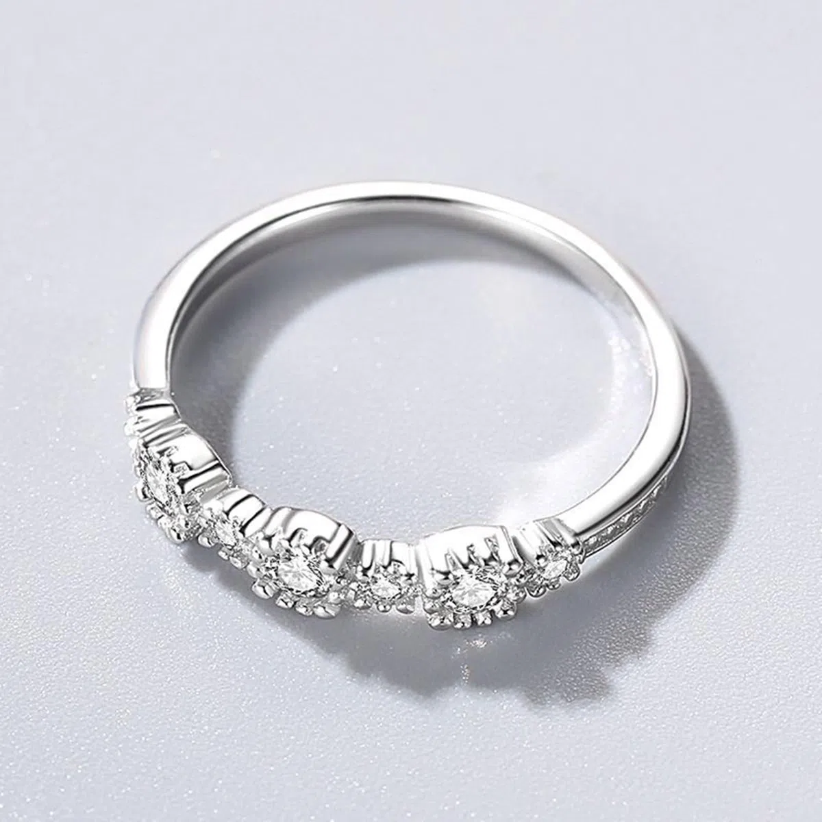 Delicado anillo para mujer, anillo de plata con corte redondo, diamante de laboratorio, platino 950, talla 54 (17,2)
