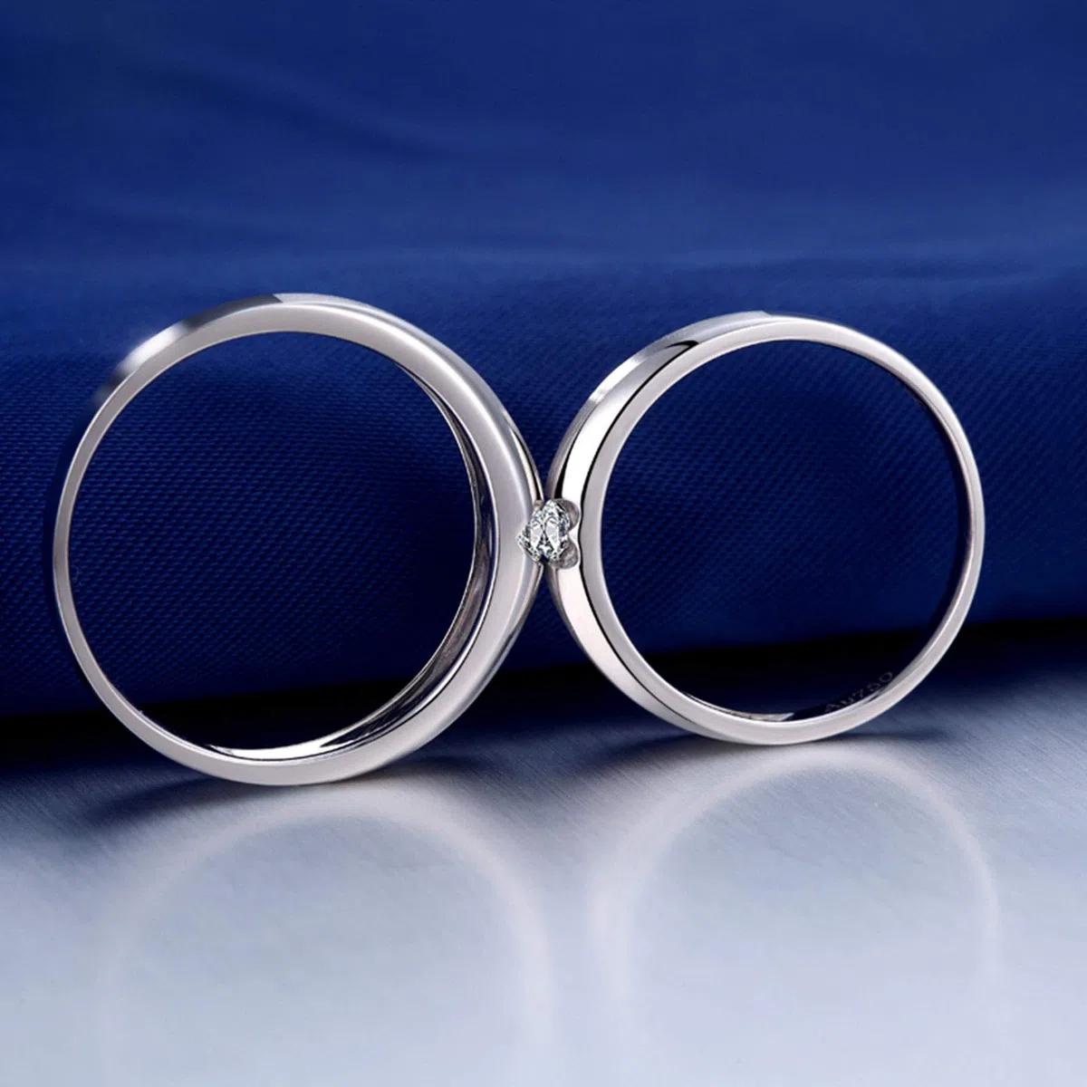 KnSam Anillo Oro de 18K, Redondo Anillo de Bodas con Diamante, Anillo de Hombre Anillo de Mujer (Precio por 2 Anillos)