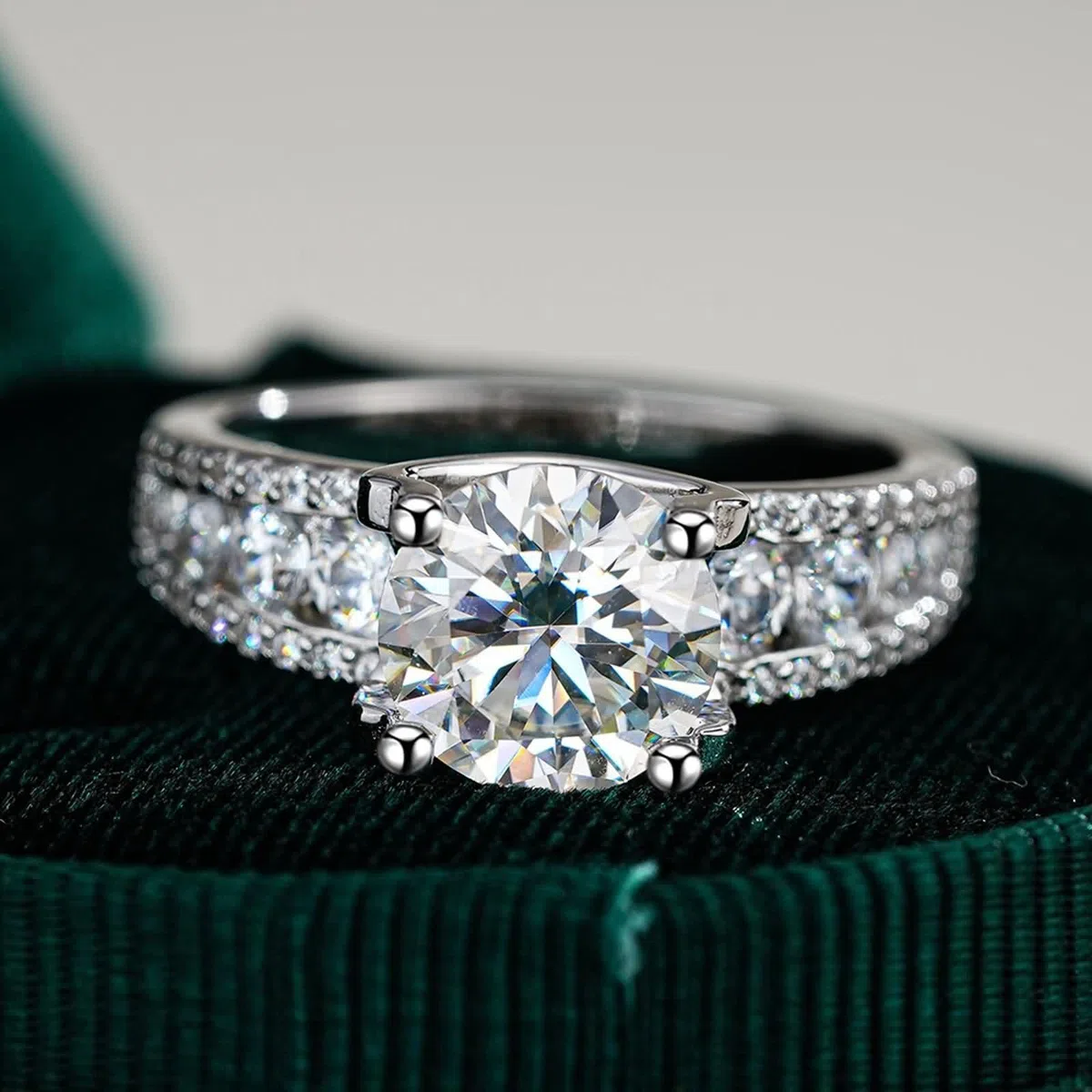 KnSam Anillo de boda de oro blanco de 9 K/14 K/18 K, joyas de oro auténtico, 4 garras con moissanita, alianzas Au 375/585/750, oro blanco, talla 47-65