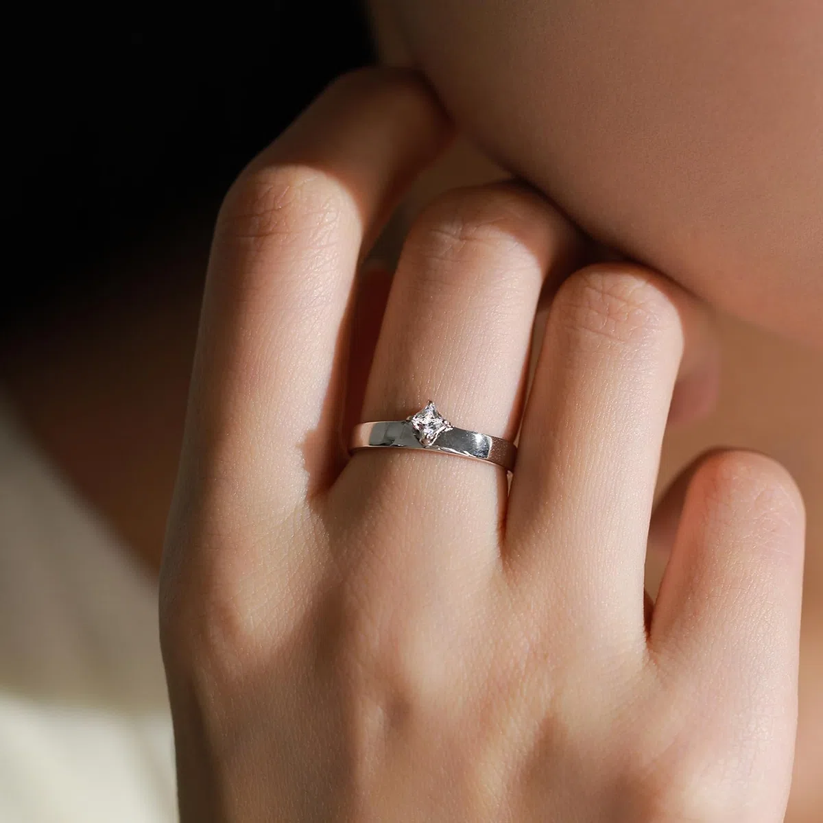 Anillo de compromiso de oro blanco de 9 quilates, para mujer, 3,5 mm, diamante de laboratorio, color blanco, 0,25 ct, sin piedras preciosas