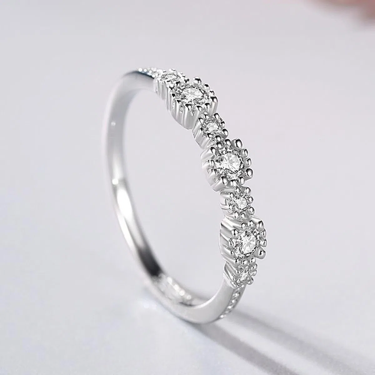 Delicado anillo para mujer, anillo de plata con corte redondo, diamante de laboratorio, platino 950, talla 54 (17,2)