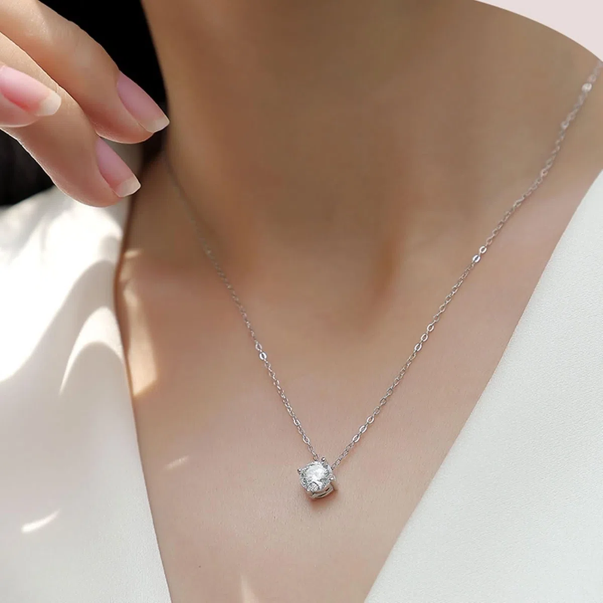 Collar de oro blanco de 9 kt/14 kt/18 quilates para mujer, 4 puntas, solitario redondo con moissanita de 1 quilate, collares de cadena para mujer, plata